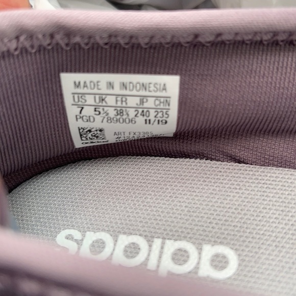 Women Adidas slip on - Picture 5 of 6